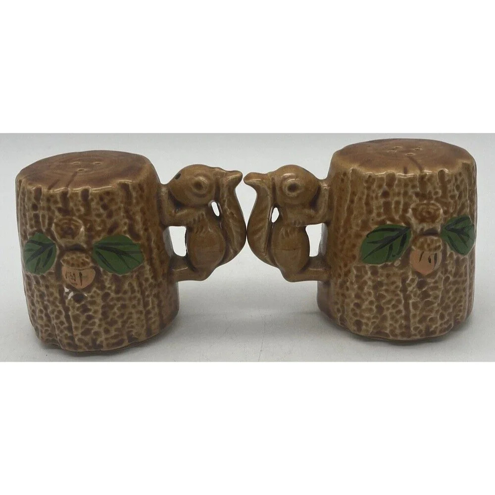 Vintage Ceramic Squirrel Tree Log Souvenir Canada Salt Pepper Shakers Japan